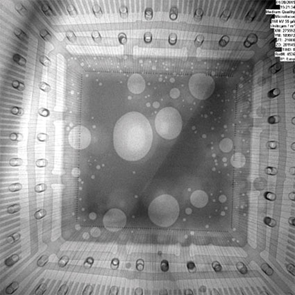 Рис. 7a — рентгеновское изображение ИС внутри готового изделия, микрофокусный режим, 160 кВ, 55 μA